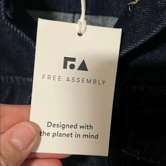 Free Assembly Women's Belted Denim Utility Mini Dress with Long Sleeves - Picture 4 of 8